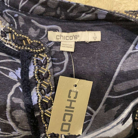 Chico’s Women's Navy Blue Floral Line Top size Medium - Picture 7 of 11